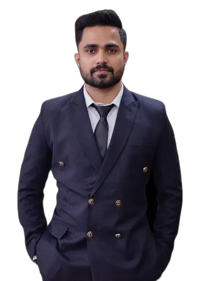 Portrait of Hamza Khalil, full stack marketer and SEO consultant in Pakistan